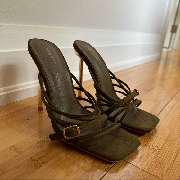 PLT HEELS - Picture 2 of 6